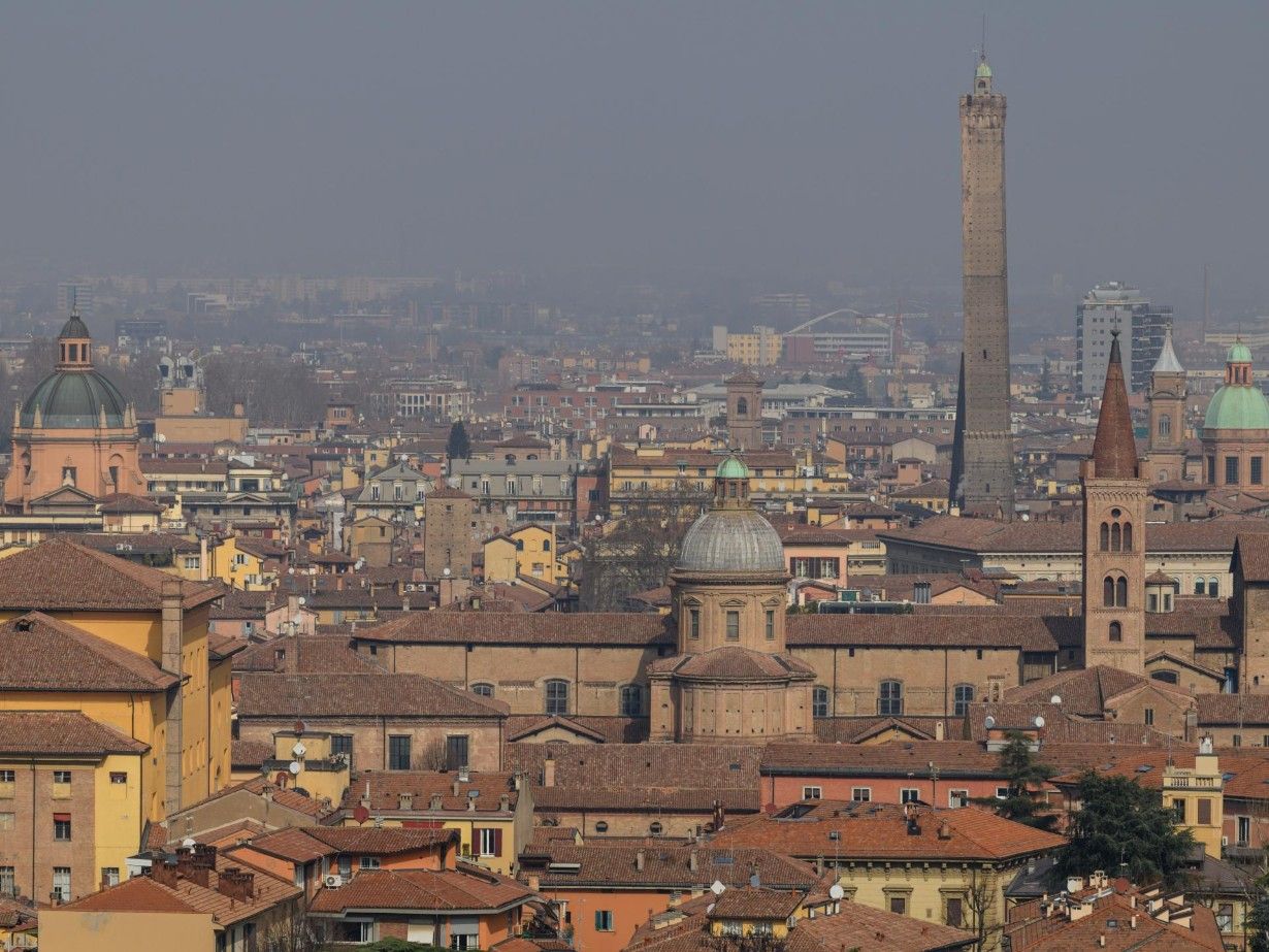 Smog, superati i limiti di PM10: misure d'emergenza a Bologna