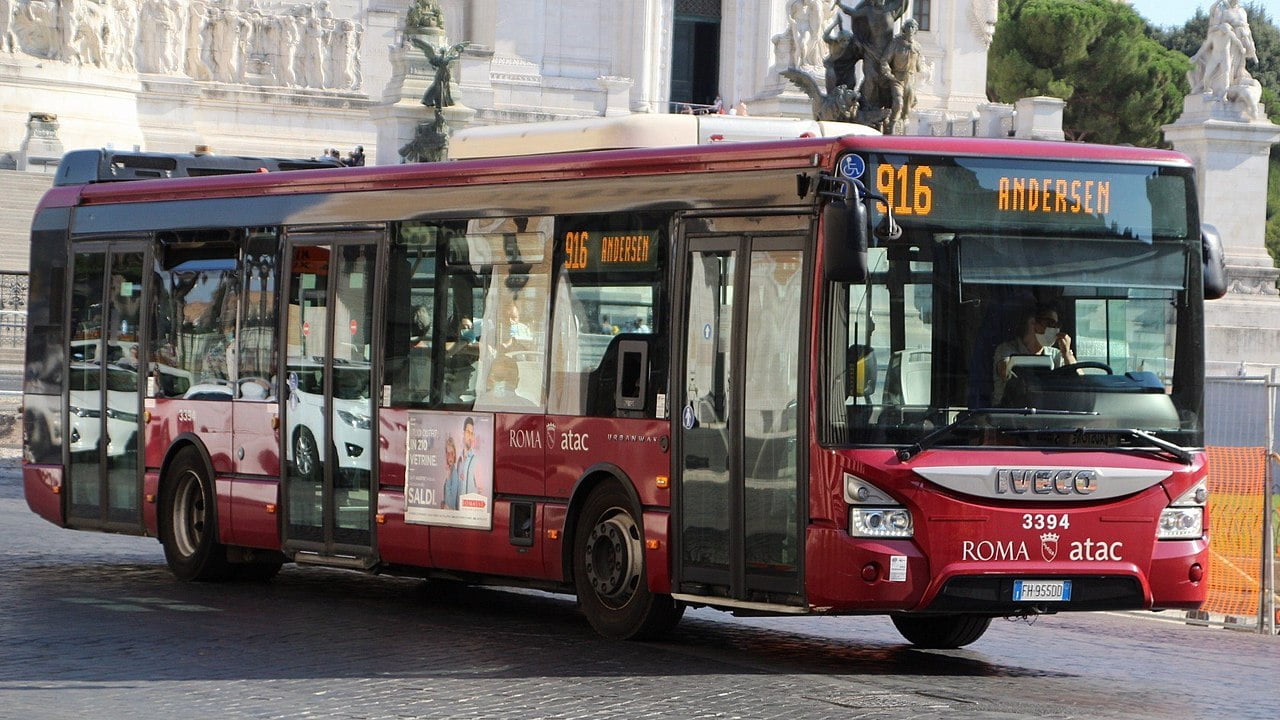 Mobilità Bus mezzi Roma trasporti pubblici