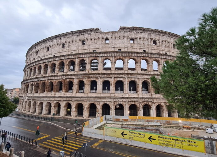 Colosseo, arrivo della Via Crucis