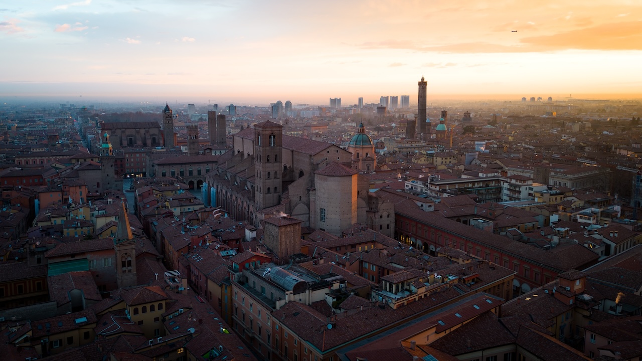 Torre Garisenda Bologna panorama